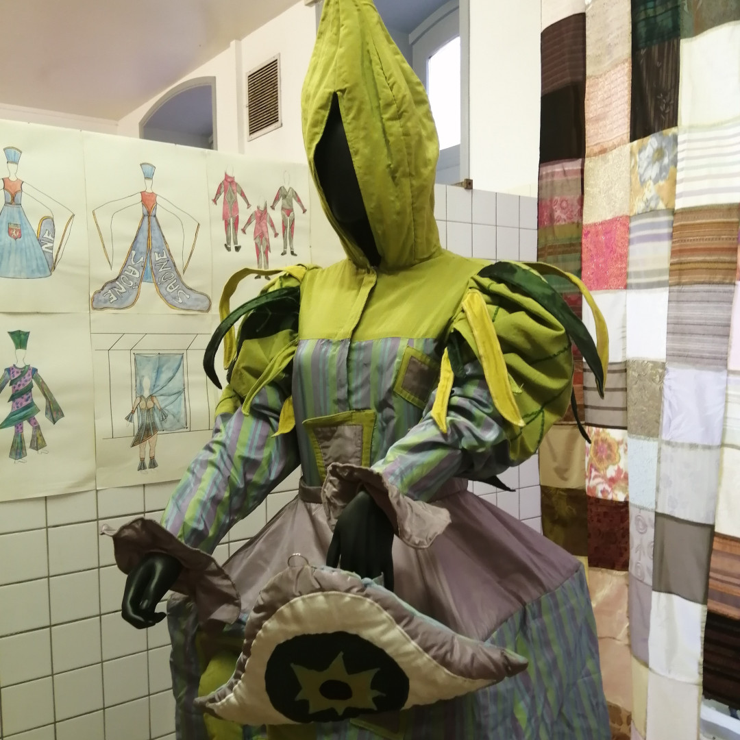 EXPOSITION DE COSTUMES DE THEATRE  « CONTES ET COSTUMES » du 22 au 30 décembre de 15h30 à 17h30